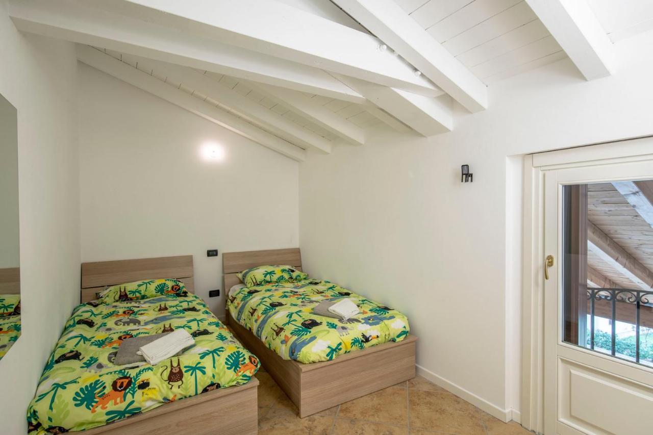 100% Design Villa Desenzano del Garda Buitenkant foto