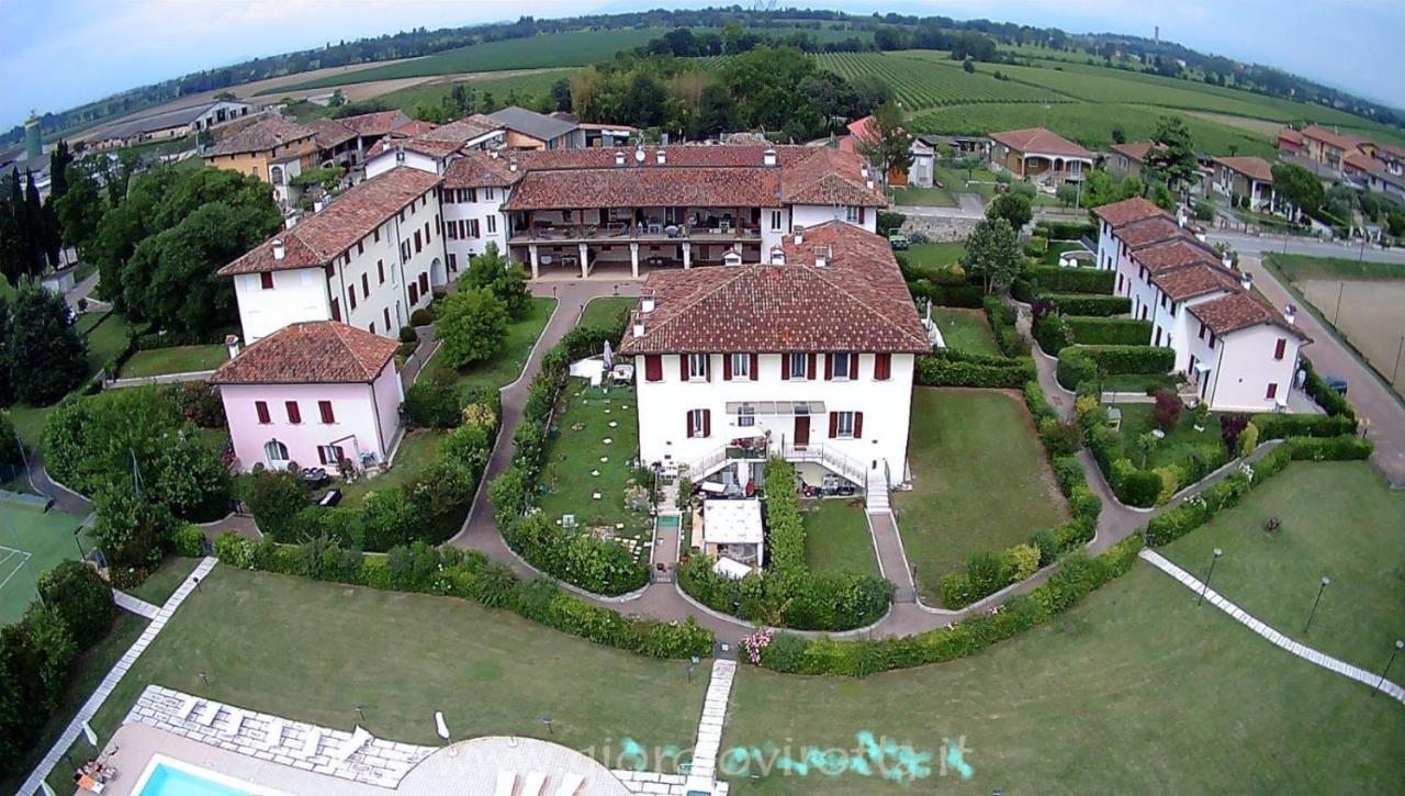 100% Design Villa Desenzano del Garda Buitenkant foto
