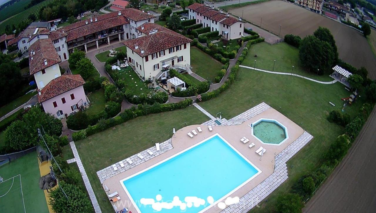 100% Design Villa Desenzano del Garda Buitenkant foto