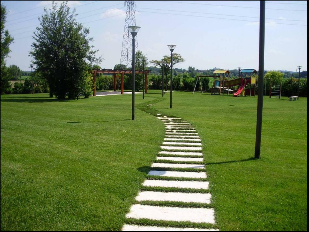 100% Design Villa Desenzano del Garda Buitenkant foto
