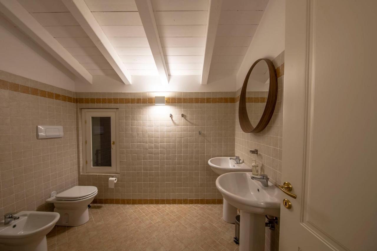 100% Design Villa Desenzano del Garda Buitenkant foto
